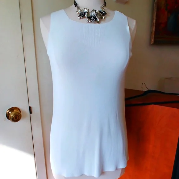 π«SOLDπ« ESCADA Italy Sleeveless Top Blouse White Italian size 36 - US: Small, 4 - Picture 2 of 10
